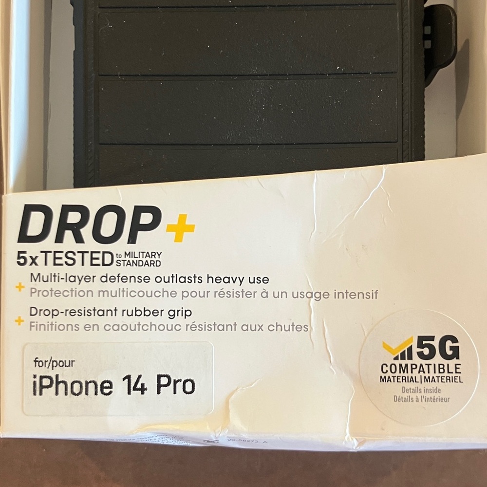 NWT OtterBox Defender Pro Black Case for iPhone 14 Pro - Picture 2 of 3